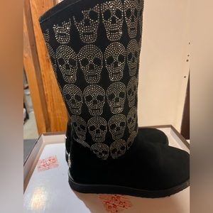 Women's (Ugg style) suede boots